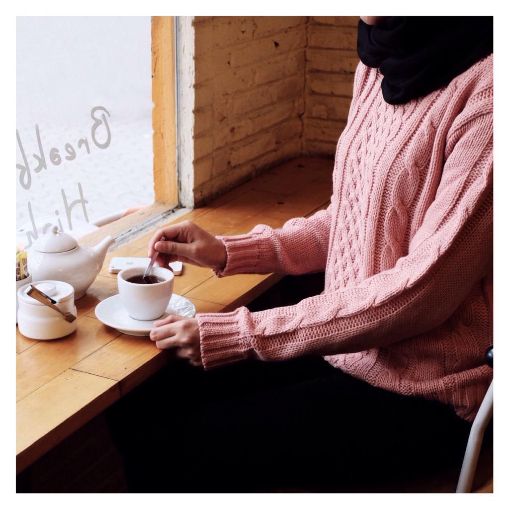 SteddyStore's tweet image. Cable Sweater
- Prusia
- Lime
- Grey
- White 
- Caramel 
- Tosca
IDR 140,000