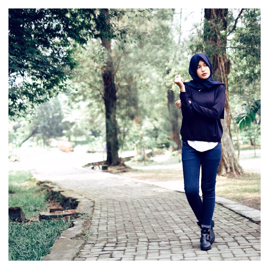 SteddyStore's tweet image. Loose Knit Sweater
- Nude
- Dark Misty
- Dark Navy
- Black
IDR 130,000