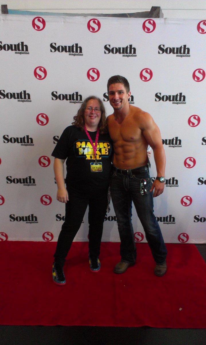deafsongbird's tweet photo. My picture with @ItHappens21 at the #MagicMikeXXL Extras' Red Carpet Event. Thanks! @southmag @mmxxle http://t.co/MzVBqQ3kaC