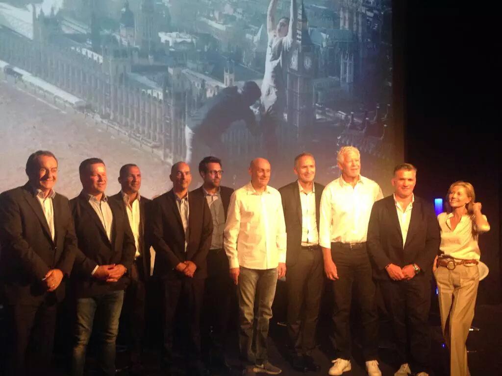 MayCarcabal's tweet photo. La belle équipe #CDMRugbyTF1
cc @smarconnet #BernardLaporte #EricChamp #CJP #ClaireChazal http://t.co/0Mcyo8WNEY