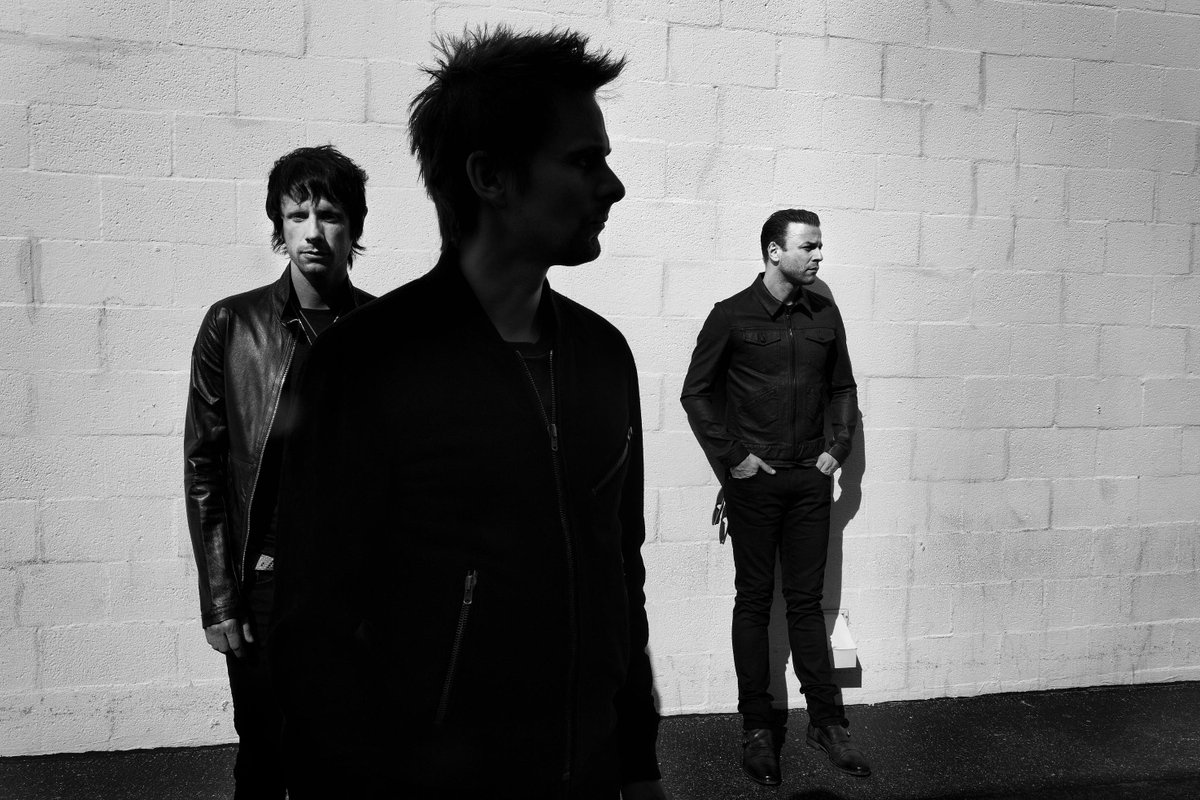 museband's tweet photo. TONIGHT: Watch the live stream from #Roskilde (@orangefeeling) at 22:00: http://t.co/3Mck4JGmh1 #MuseDrones #rf15 http://t.co/QPzBXZmITt