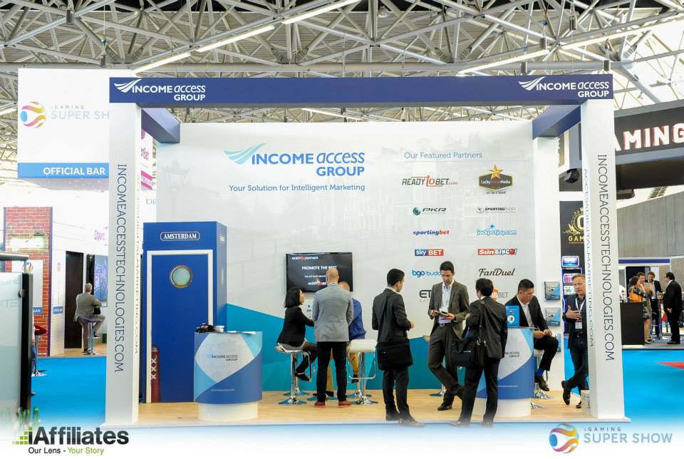 IncomeAccess's tweet photo. The IA team mingling at #iGSS2015. Thanks for the shot @iGamingBusiness! #iGaming @AllanP_IA @Andrew_IA @JennyL_IA http://t.co/vaU5jXBPPc