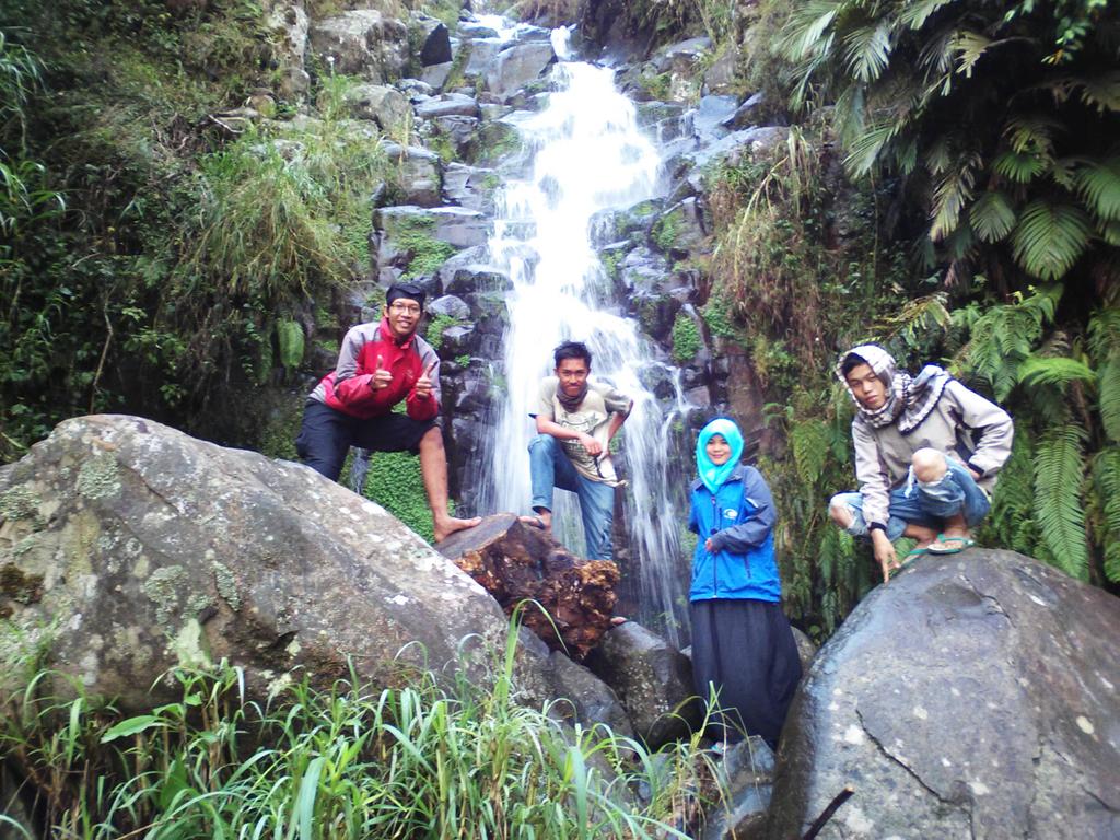 abank_ridho's tweet photo. Air Terjun Kanreapia, sangat keren... http://t.co/1r7RBzMMEJ