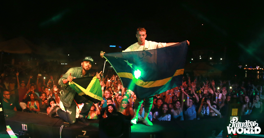 paradiseworld's tweet photo. Felis dia di bandera! Stay tuned for the #ParadiseWorld 2015 dates in #Curaçao! #flagday #diadibandera #madeincuracao http://t.co/OsDvwRTo27