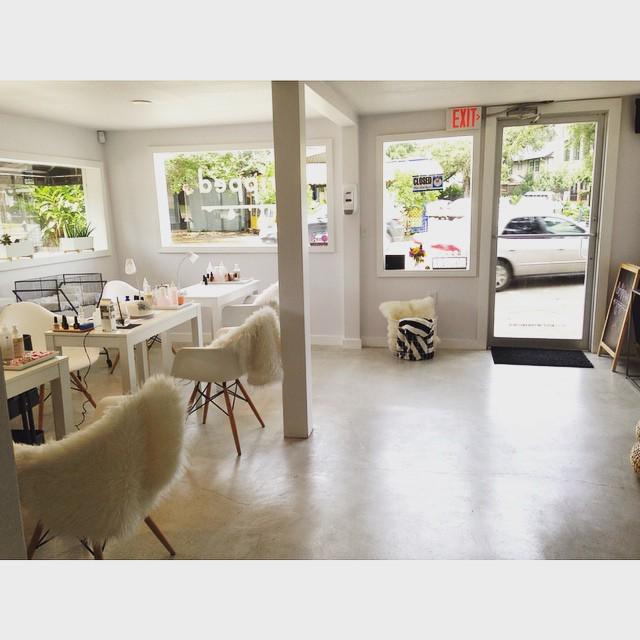 I made an appt at this hot new place <a href="/drippednails/">drippednails</a> to do my nails today. It's my first tim… ift.tt/1CNZFll