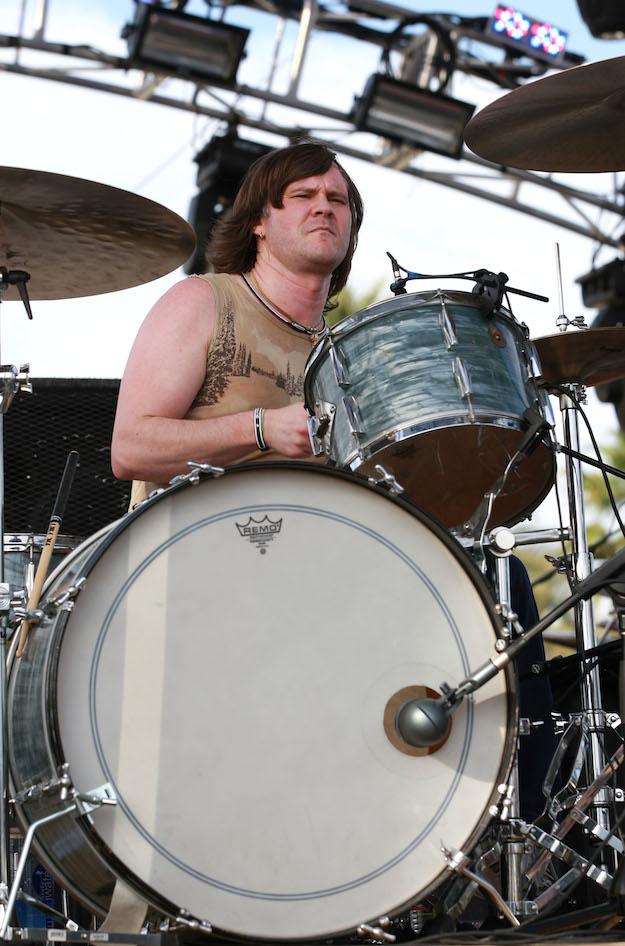 Happy birthday shoutout to \ drummer William Goldsmith!! 