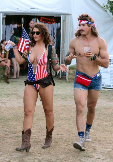 bennybuger22's tweet photo. #4thofJulyGoals http://t.co/jIu5FNXxaZ