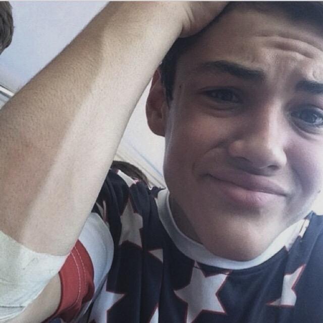dolanlayouts's tweet photo. free layout! rt if you used http://t.co/TrH20wmNQk