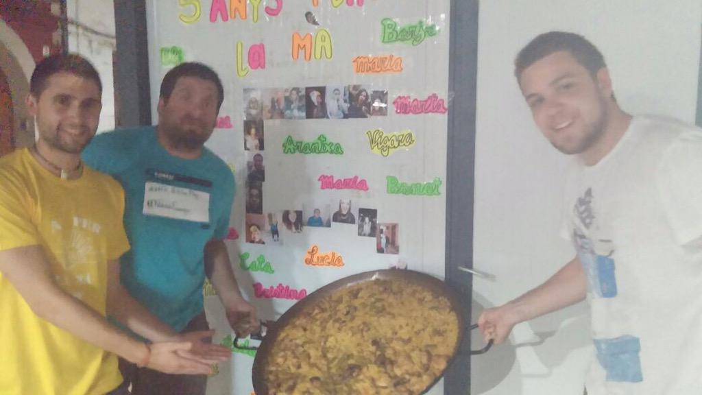 P_AFLM's tweet photo. .@arrozlafallera ac�� tens la super paella! #PaellaEmoji http://t.co/Id6Emmd9J3