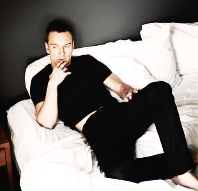 PsionicLady's tweet image. “It's really nice to wake up to this uninvited man in the morning.”