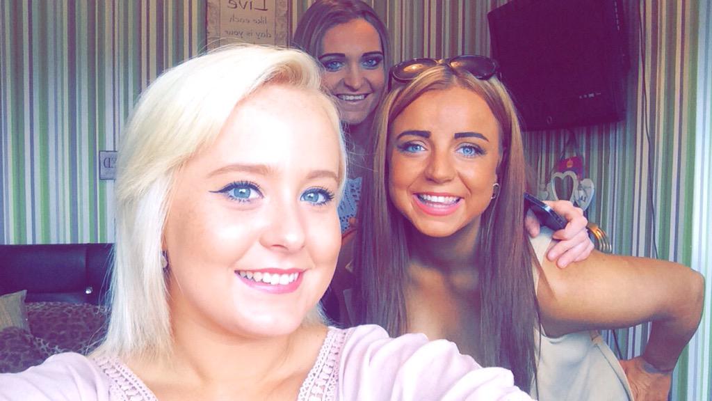 kerry124's tweet photo. Round 2 birthday sesh http://t.co/izCKDzyAw3