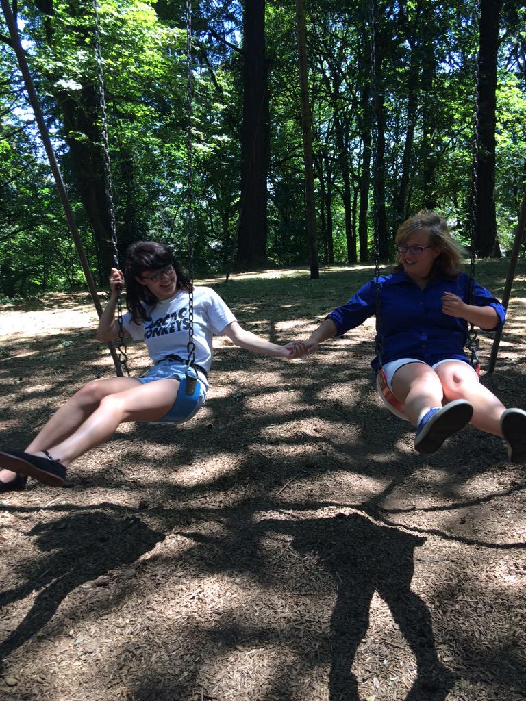 _Jessara_'s tweet photo. Just your everyday park visit http://t.co/7zA9UEA6jq