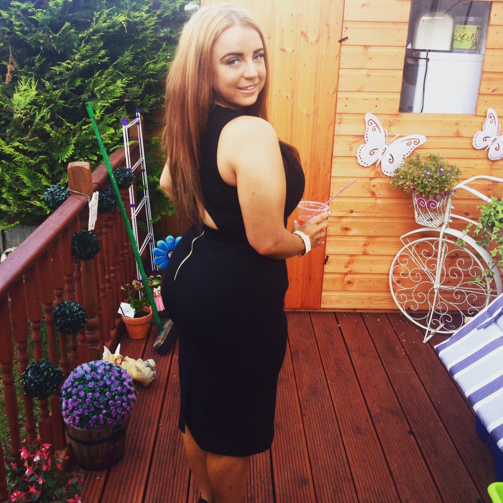 kerry124's tweet photo. Birthday xxx http://t.co/8fuL4zS9nv