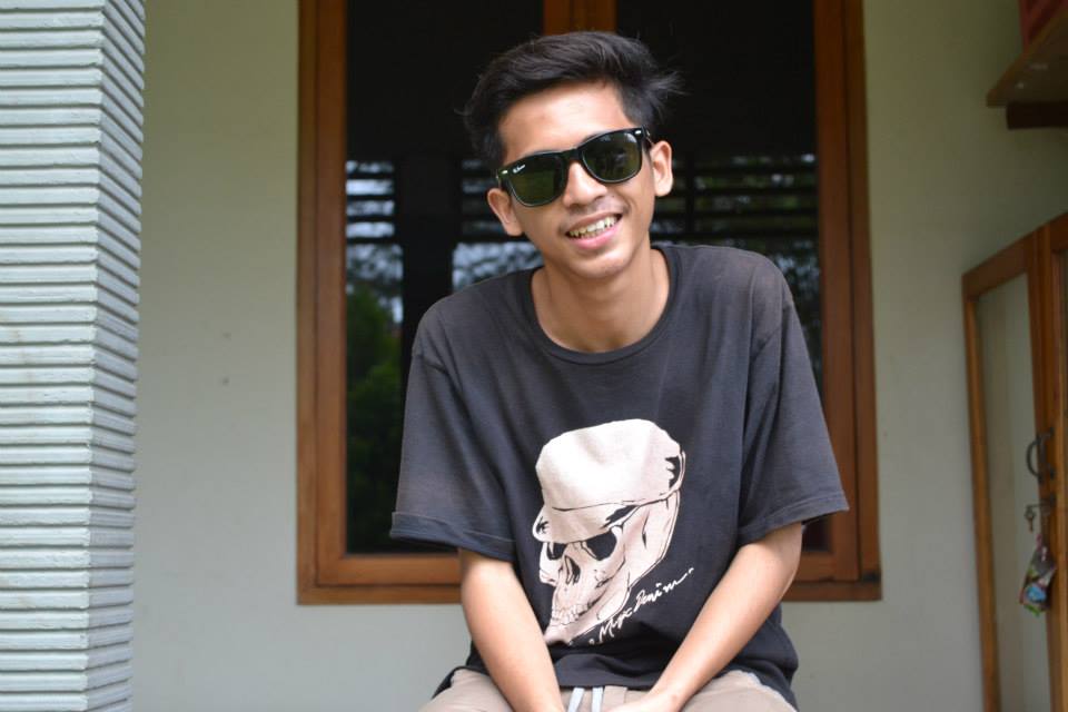 gheaadam's tweet photo. hahahah koleksi foto tahun 2013 http://t.co/YxV8kdx8Je