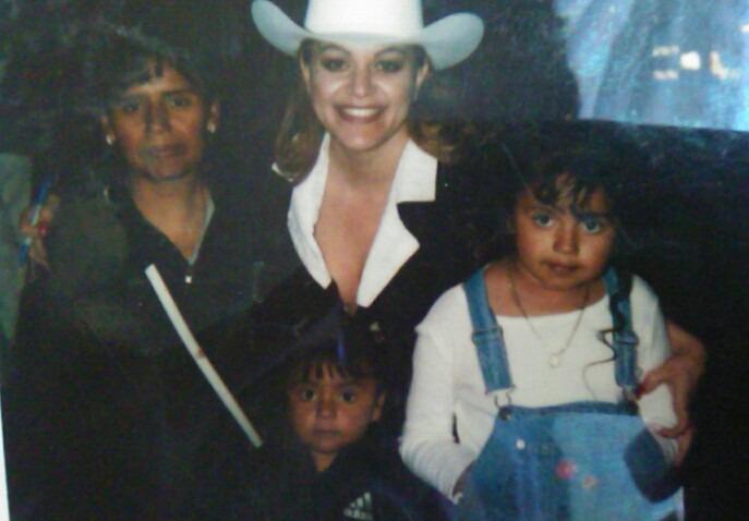  Wen i was like 4-5 years old i met Jenni Rivera Happy Birthday Jenni Rivera!!!    