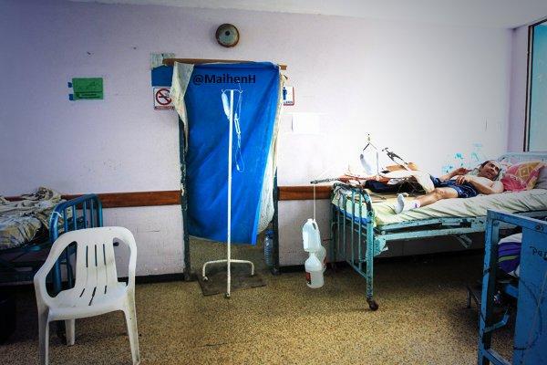 RoseRagt's tweet photo. Hospital de Coche que estaría listo en el 2013 Inversión 29.592.753,00Bs obra inconclusa... #VzlaSaqueada  
 http://t.co/4Vx9OocxJV