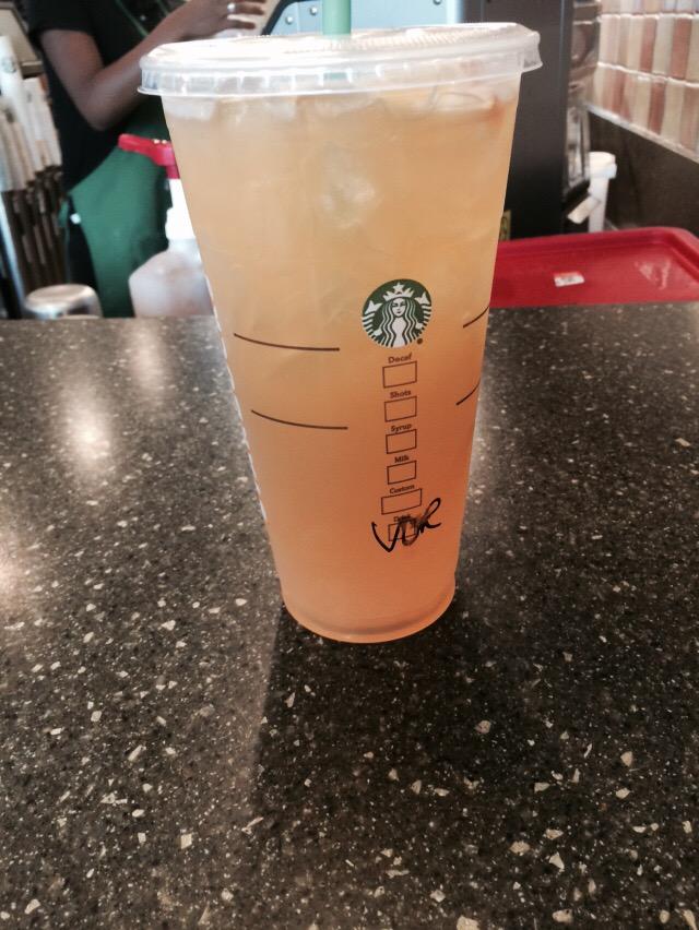 Zacplayspiano's tweet image. Starbucks is discontinuing the Valencia Orange Refresher....But they had enough to make one last one for me 😭😢❤️ #rip