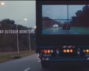 تقنية جديدة في شاحنات سامسونج لخدمة السيارات والحد من الحوادث على الطرق السريعة

bit.ly/Mosaique613

#فيديو 

-