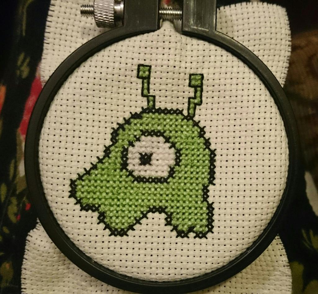 AuntTriffie's tweet photo. #nerdstitch #brainslug #Futurama http://t.co/CbjRssQDyJ