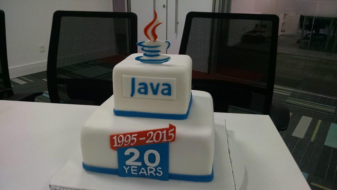 lapavila's tweet photo. #20daysofJava chega a floripa com @brunoborges @steveonjava @otaviojava @rcandidosilva http://t.co/UXEAhihE1v