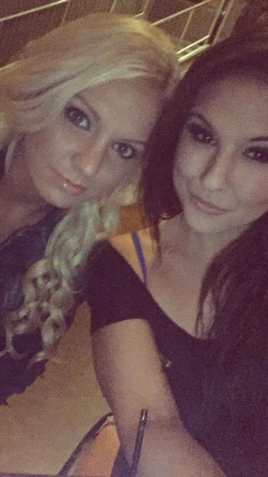 HAPPY BIRTHDAY to my beautiful roomie @thekenzietaylor !!! 💕👭💁🏻💁🏼 come home so we can parrttaayyyy 💋💋<a class="tags" href="/tag/thekenzietaylor">@thekenzietaylor</a><a href="/tag/fan"class="tags"><span>#fan</span></a>