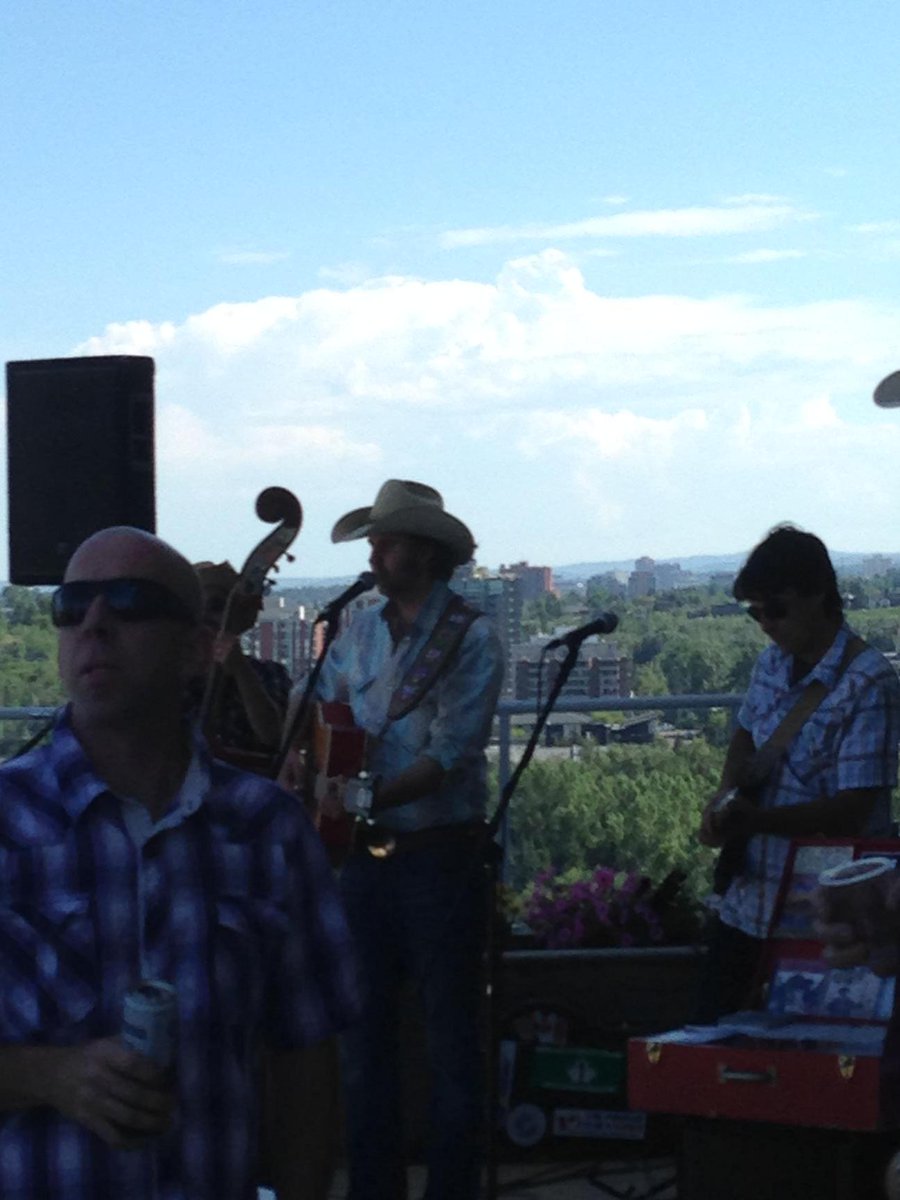 dfabian1's tweet photo. And stampede begins! See y'all on the 13th http://t.co/EQvw5PoSK8