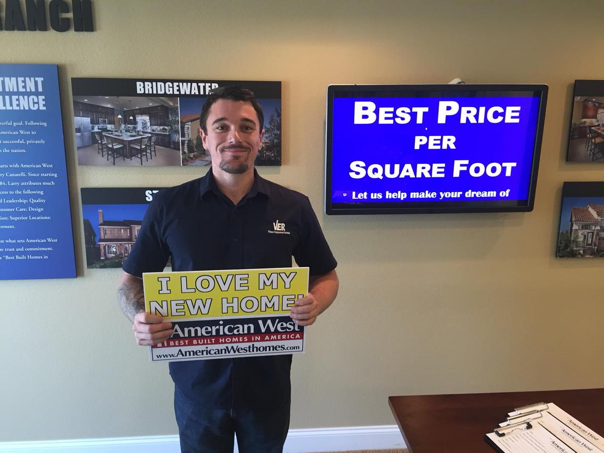 AmWestscott's tweet photo. Chris and his fiancé can't wait to move into their emerald w BRAG space http://t.co/fMk1OzVOOe