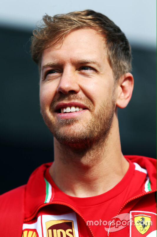 lnt_mt's tweet photo. #HappyBirthdaySebVettel http://t.co/aJVSQlleHU