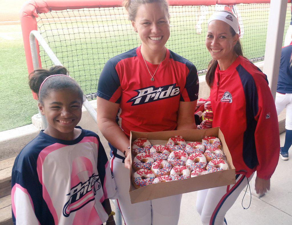 sony7322's tweet photo. Who says we don't have fans in Chicago  #bestbatgirl  #UsssaPride http://t.co/R4QIBqmOad