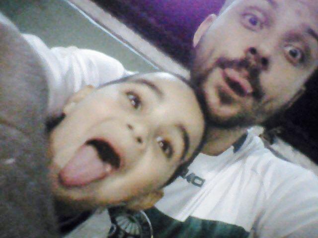 quelbgc's tweet photo. DEFINIÇÃO DE AMOR EM FOTO!!!!! #jogandobola #abandonada #meusamores #arthurpeste http://t.co/eKx58FZwhK