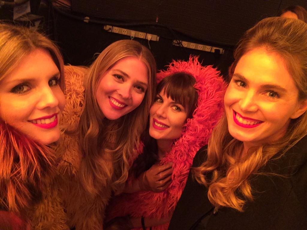Trabajando aquí con ellas 🎥👯👯 #Invierno2015 <a href="/Ailensiboldi/">Ailen Siboldi</a> <a href="/natypereyraok/">Natalia Pereyra</a> <a href="/guajuarez/">guadalupe juarez</a> <a href="/donnamodatv/">Donna Moda</a>