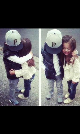 Some sibling lovin'.