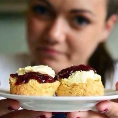 CreamTeaHour's tweet photo. #FridayFeeling = #CreamTeaHour & #IOSHour. See you at 8pm. Please ReTweet. http://t.co/JVxKqMvO7r