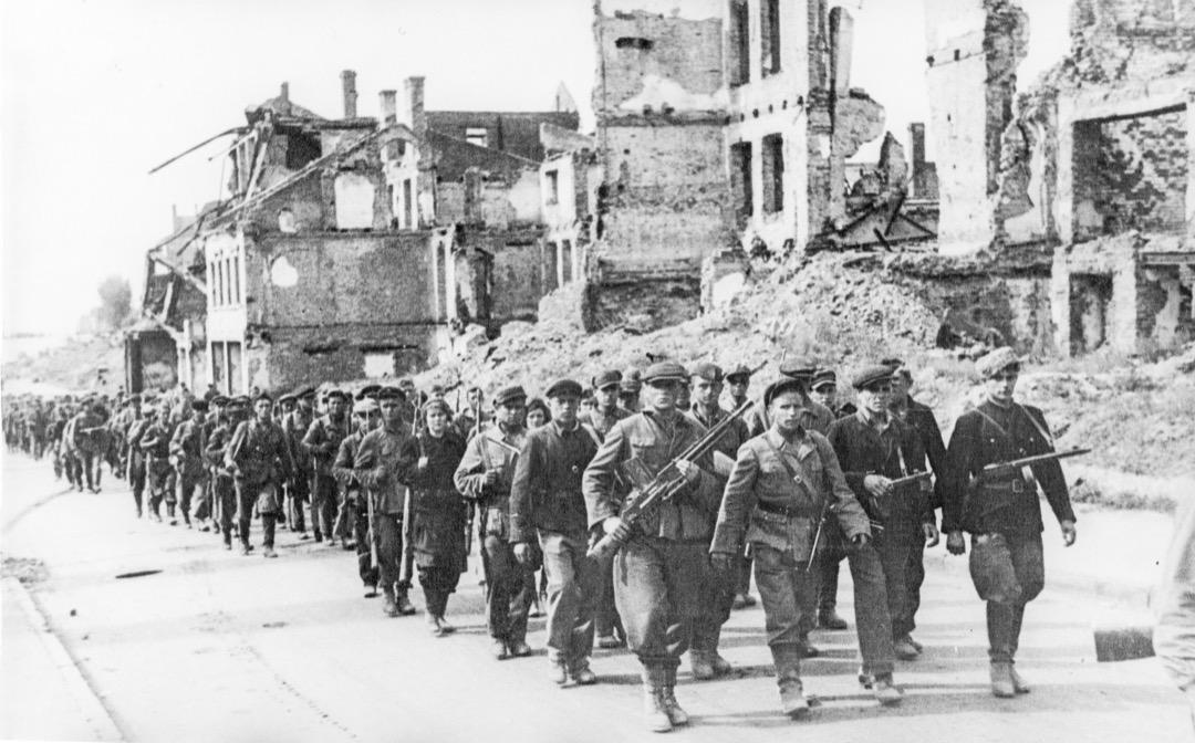 Нинель, картинки 1944