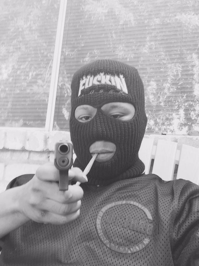 JayyBurl's tweet photo. @Luhh_casso u kno I'm rambo gang http://t.co/OrP9jqXCld