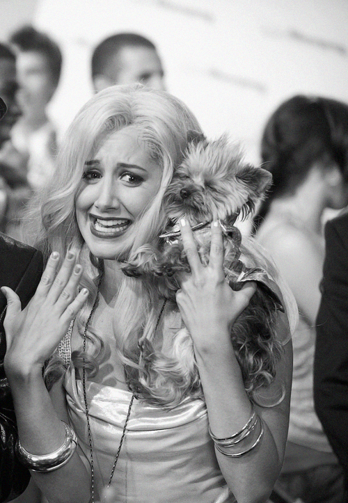 I can not believe that Ashley just completed its 30 years! Happy Birthday Ashley Tisdale 