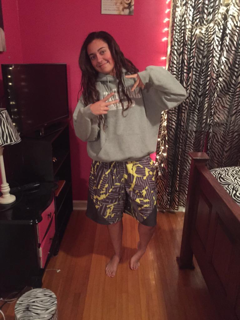 marymilligann's tweet photo. jenna wearing alex lenegans clothes #roomcleanout http://t.co/yVZjJ0H0dA