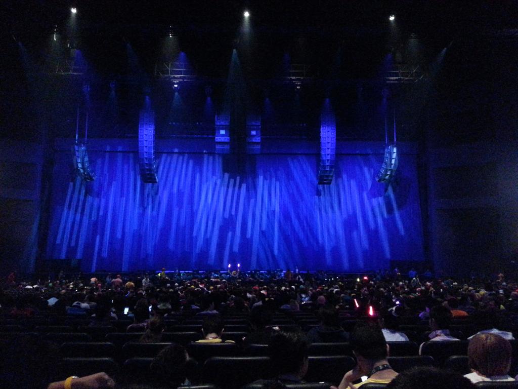 KingJetJaguar's tweet photo. Like or RT if you are here!!! #AX2015 #AnimeExpo2015 #MomoiroCloverZ #KFA #KISS #MicrosoftTheater http://t.co/8XEhR2zRnw