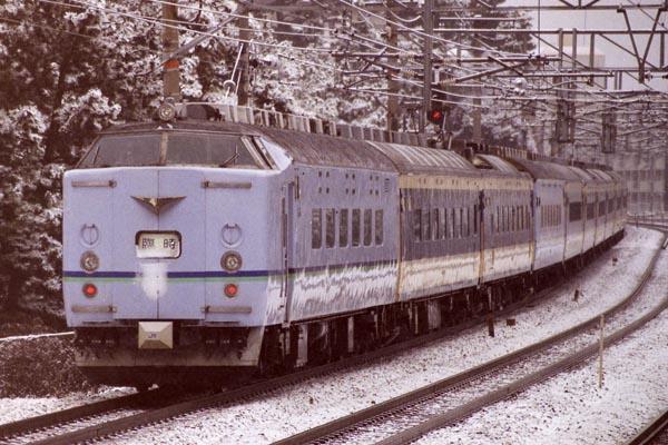 583系混色のシュプール号 1996年 舞子駅