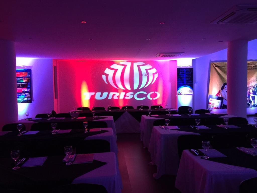 JaimeFlaker's tweet photo. Lanzamiento 3era Edición Revista TurisCO !!! @capjuansojeda @alcaldiabmanga  @Turisco1 @co_workinglabs @CCBucaramanga http://t.co/fTaCXYtLxi