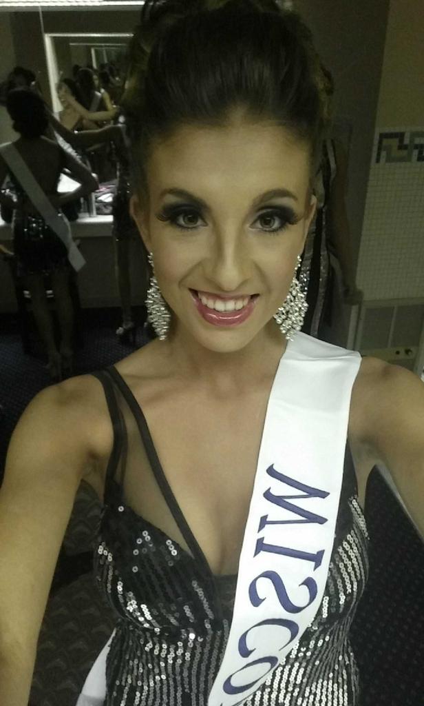 koback03's tweet photo. Love my @macduggal gown! @GoMissUS #misswi #selfies http://t.co/pXdWZXP6id