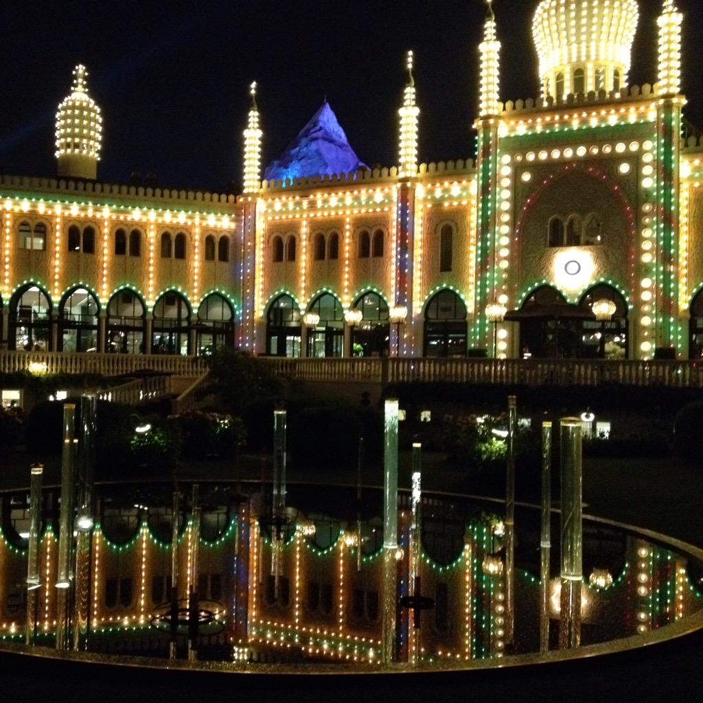 ewirerunner's tweet photo. #tivoligardens #lights #copenhagen http://t.co/VqygT4GPKO