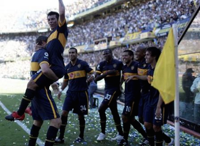 LO TAPIZÓ
Marín Palermo: “Gary Medel es un perro de presa, es mejor no tenerlo como rival”. titular.cl/2015/07/palerm…