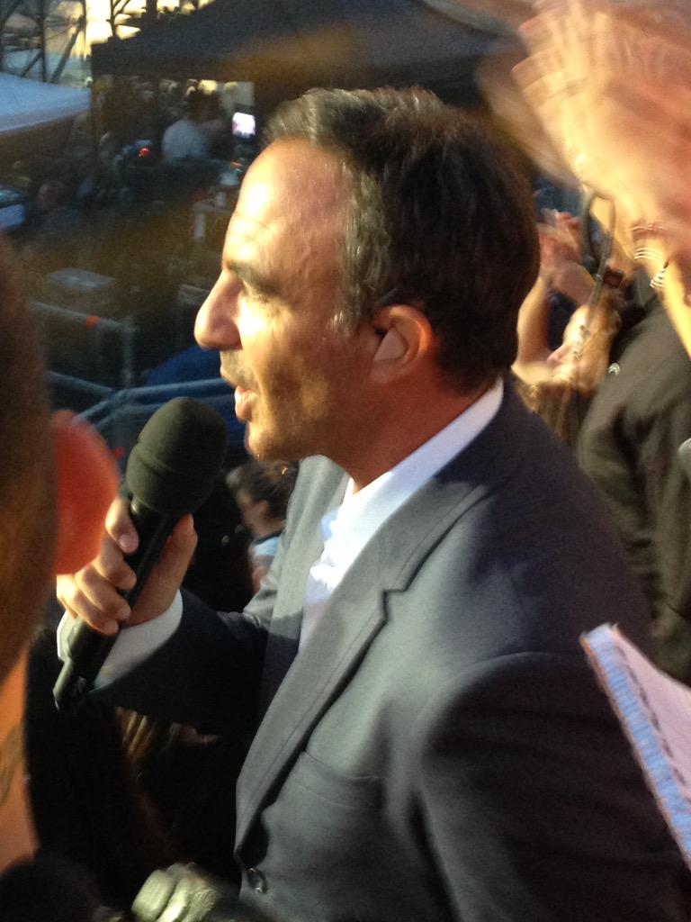 ameliea30's tweet photo. @nikosaliagas #LCDLA une soirée parfaite des artistes formidables, un présentateur de folie et une ambiance nîmoise. http://t.co/JlubSPTOvl