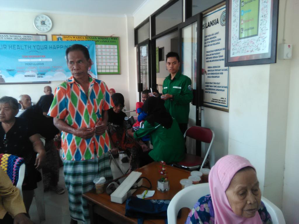 Suasana saat cek kesehatan 😆
