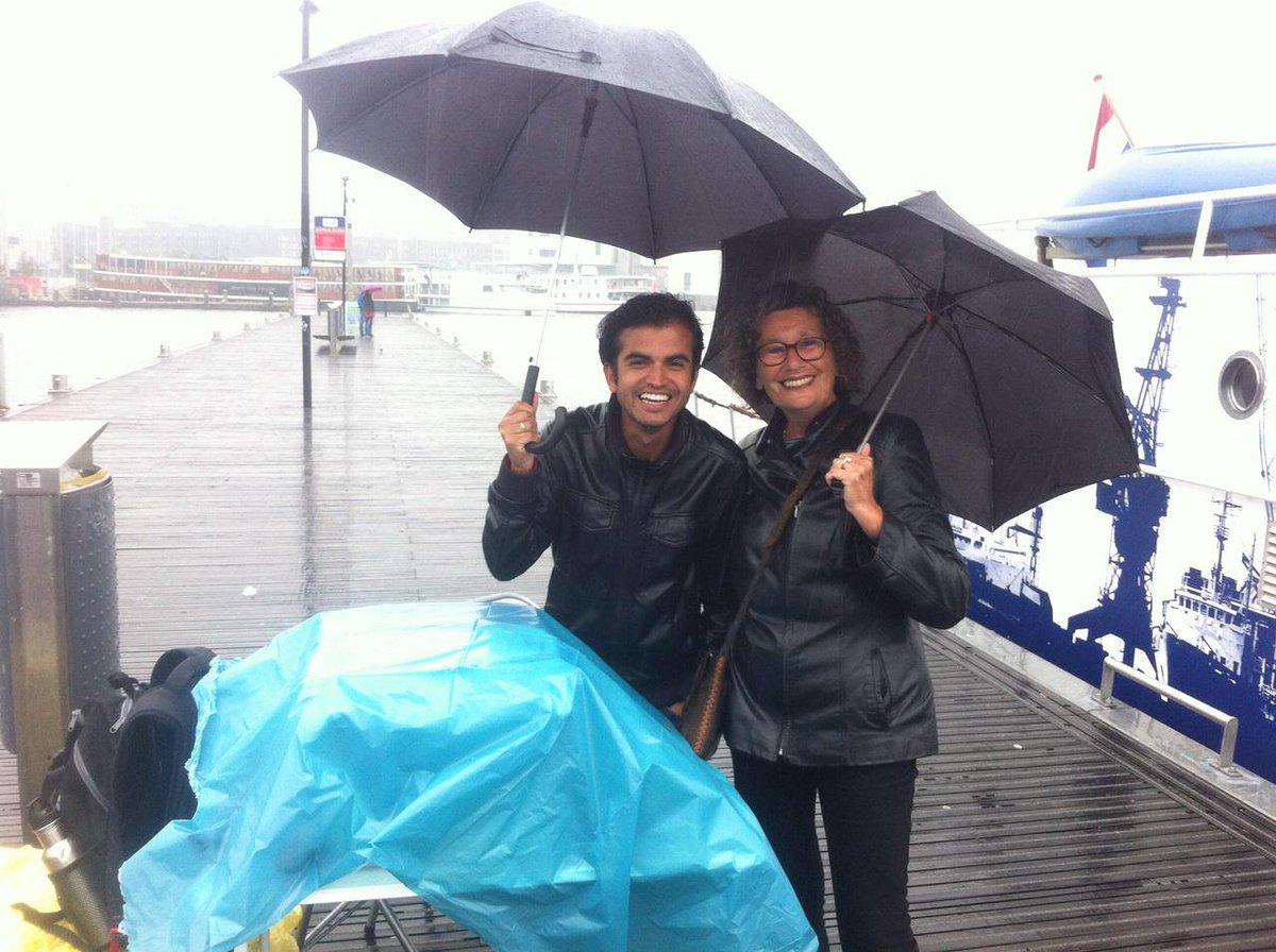 DvdAAmsterdam's tweet photo. Weer of geen weer, we staan voor je klaar. Er zijn nog boottickets te verkrijgen. http://t.co/f5NsHo2R1p