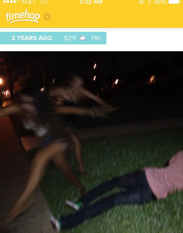 Brandon_Dayy's tweet photo. @sterling_24 tbt to the longest drunk walk of our lives. @__JuicyA @marieeeeeex3 @Aubsmart @_nikita10 http://t.co/QECWMH9aZD