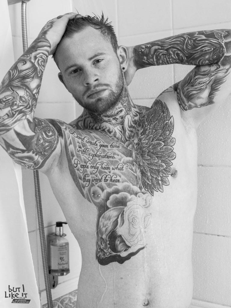David_T_Model's tweet photo. Shower power #showerselfie #photoshoot #modelLife http://t.co/6JZk2KSgaq