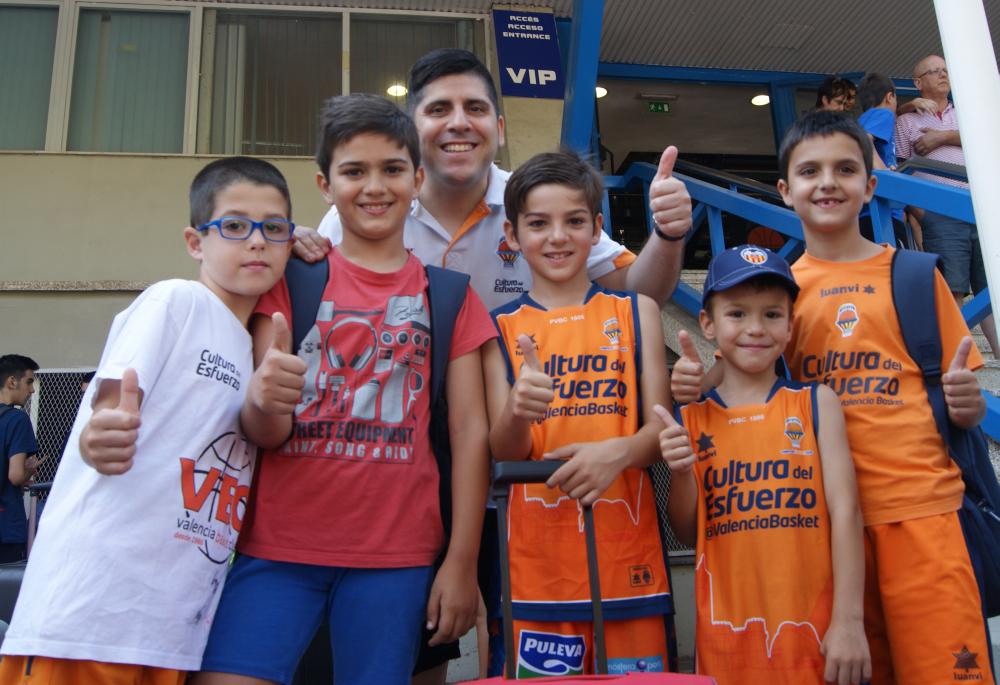 valenciabasket's tweet photo. VAL | En marxa el torn 1 del 26e Campus d’Estiu de Valencia Basket
http://t.co/56SPlquefK http://t.co/xT3MS9UWCa