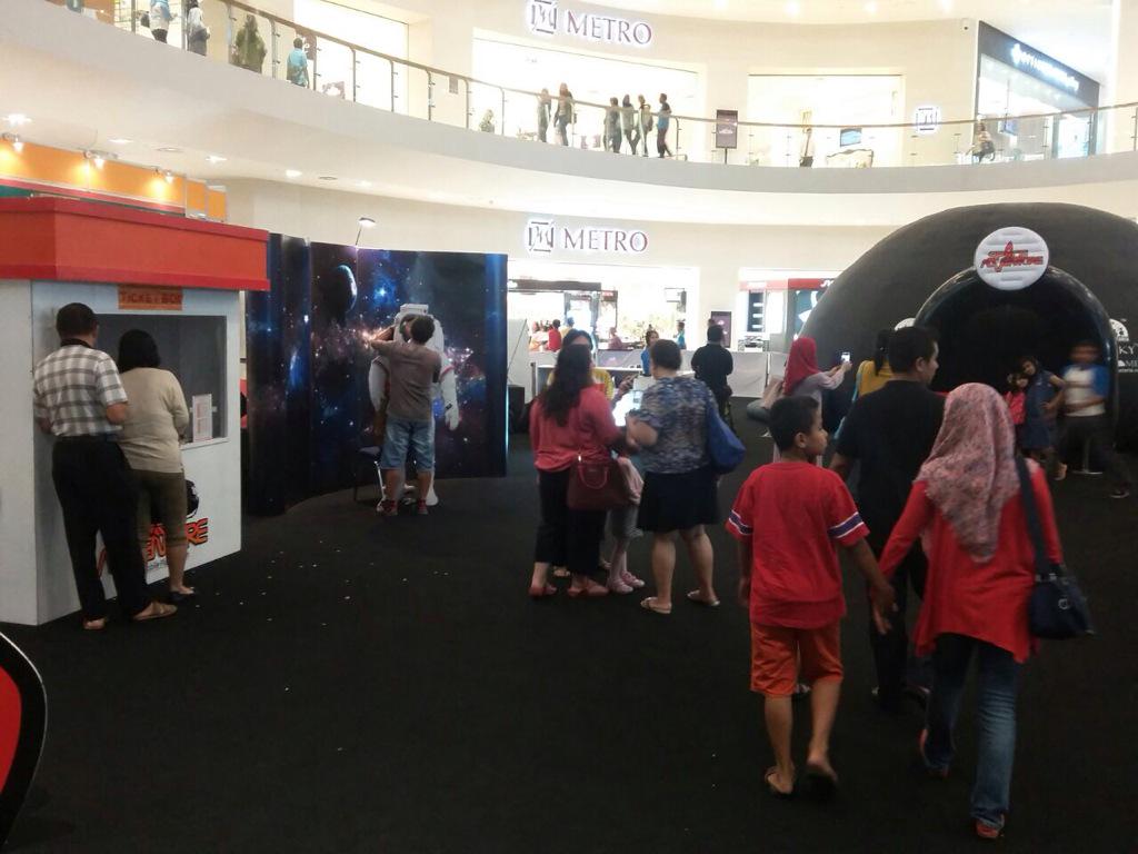 space_INA's tweet image. Hari ini adalah hari terakhir Space Adventure..mau tau gimana yuukk mampir di atrium @The_Park_Solo